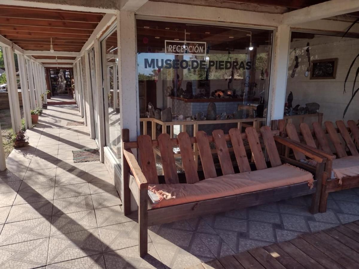 Posada Hostel La Piedra Mistica ラ・ペドレラ エクステリア 写真